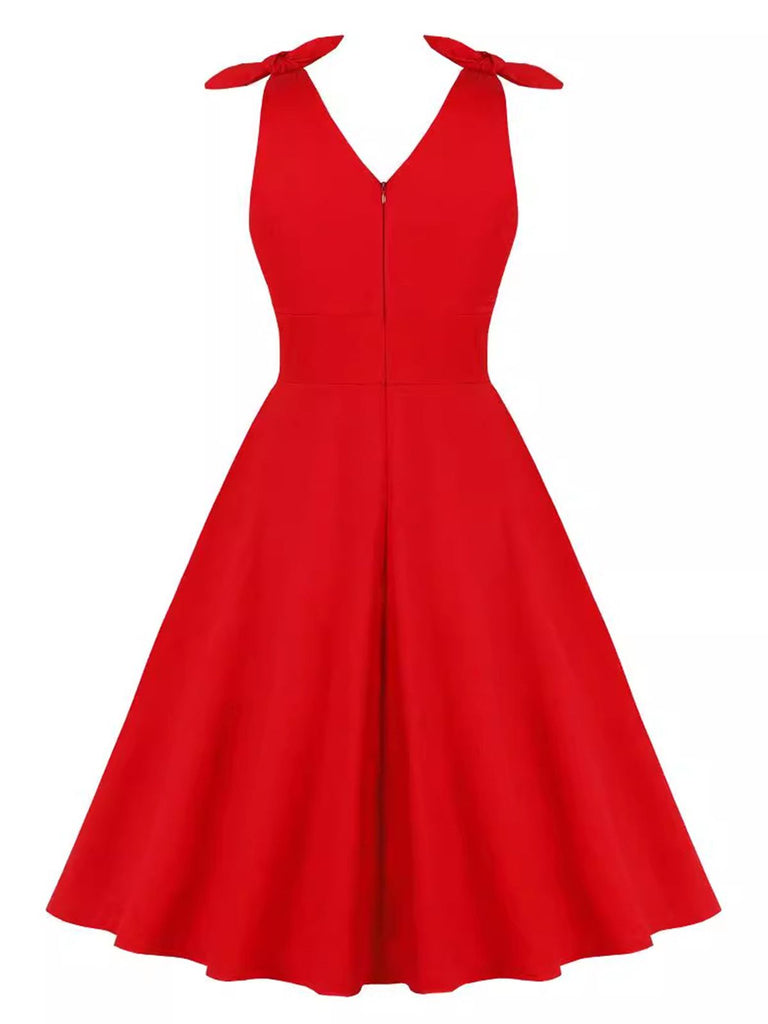 Robe rouge unie sans manches à col en V des années 1950