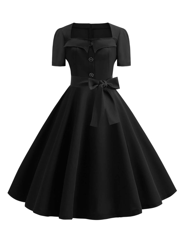 Robe à manches courtes noire et col carré des années 1950 et ensemble d'accessoires