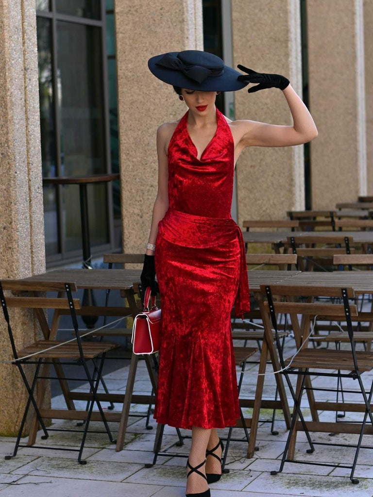 Robe sirène rouge foncé à col bénitier pailleté des années 1930