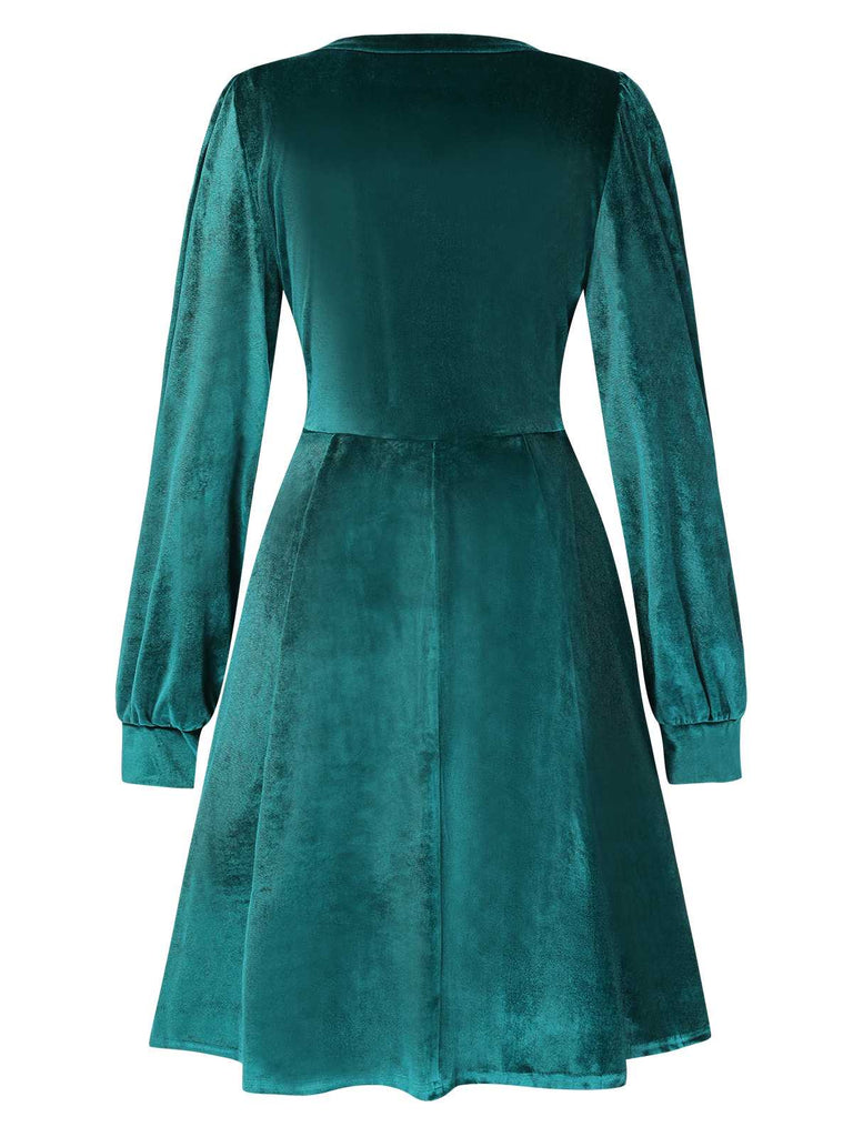 Robe boutonnée en velours à col en V profond des années 1950