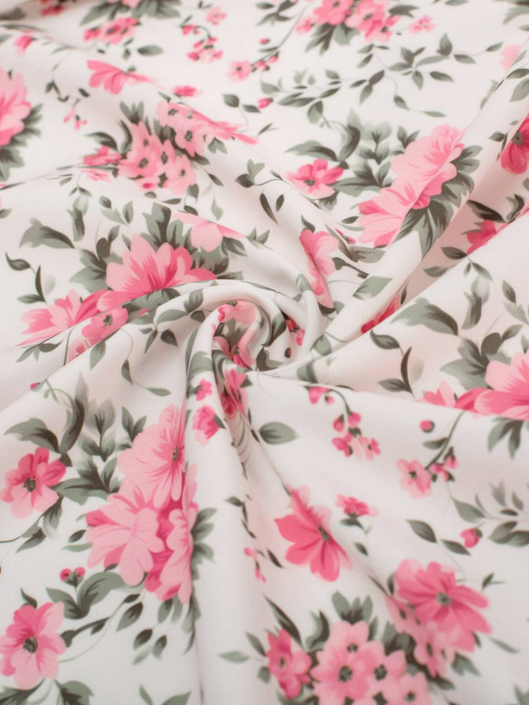 Robe à bretelles à petites fleurs rose des années 1950