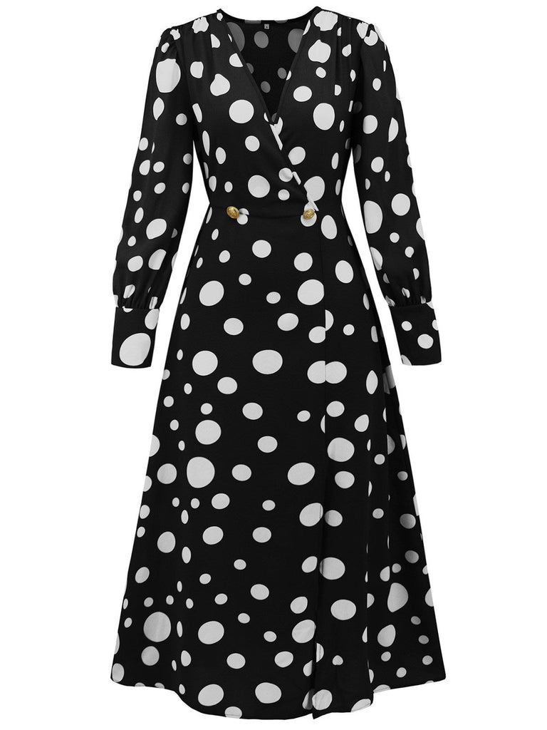 Robe à pois et col en V avec fente latérale des années 1940