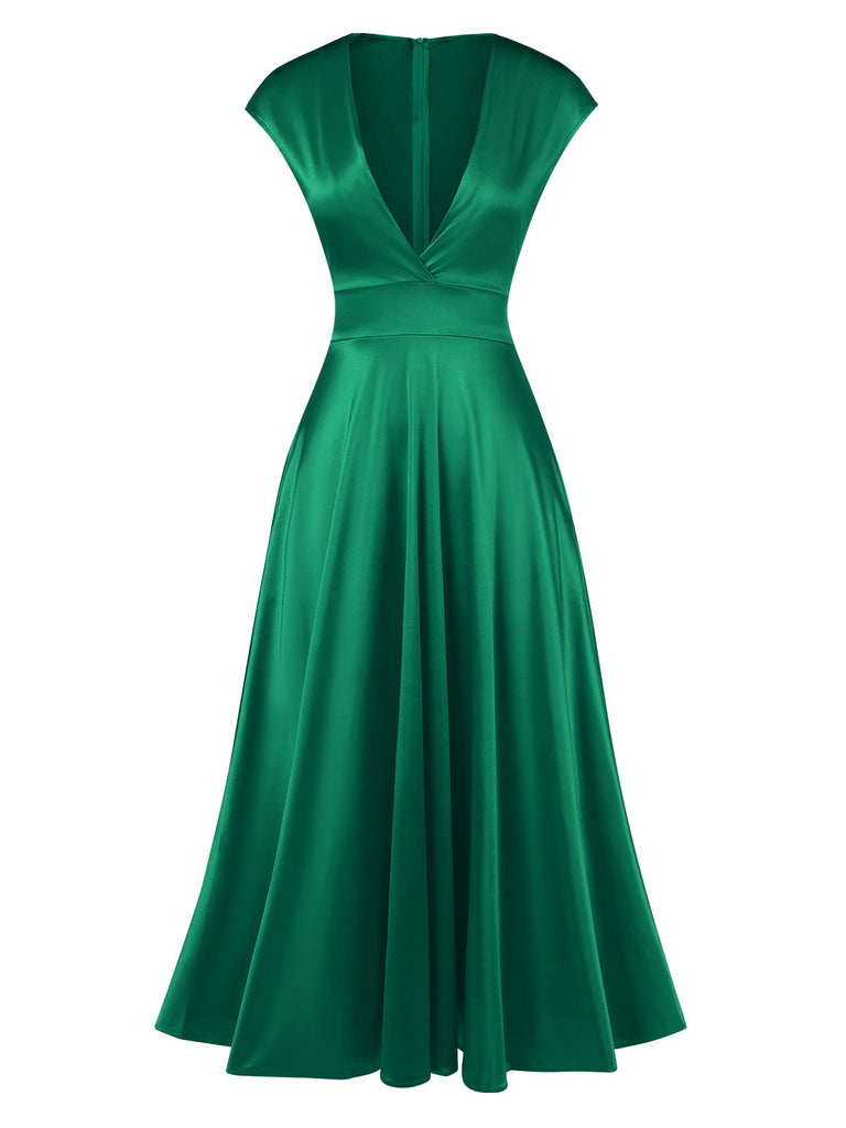 Robe en satin à col en V profond et couleur unie des années 1950