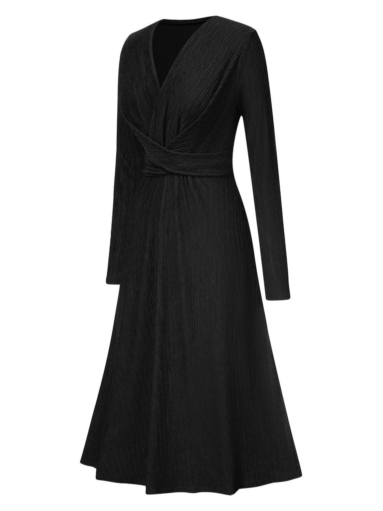 Robe mi-longue trapèze à taille portefeuille et col en V des années 1940