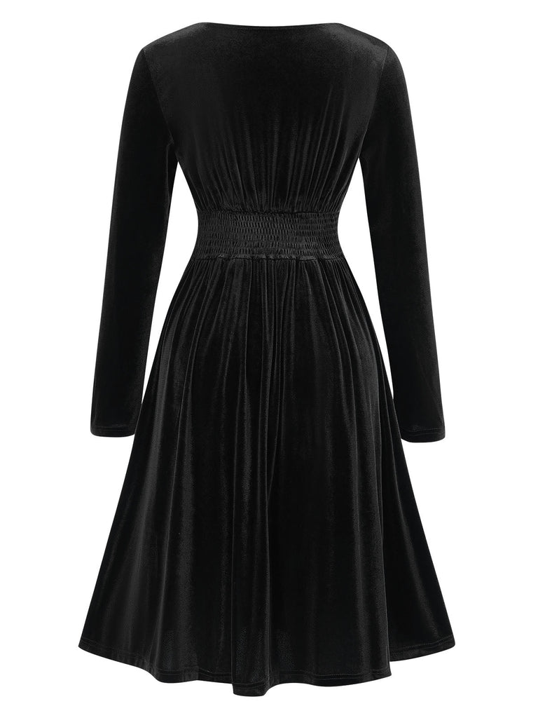 Robe trapèze unie à col en V des années 1940