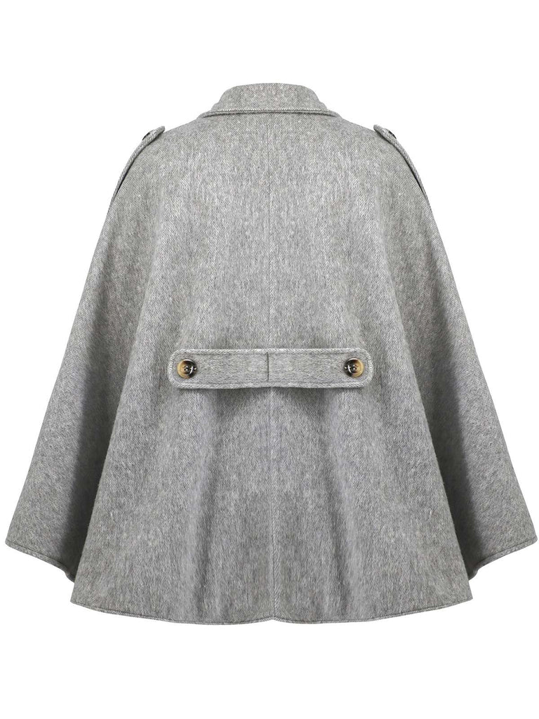 Manteau cape ceinturé à col cranté gris uni des années 1950