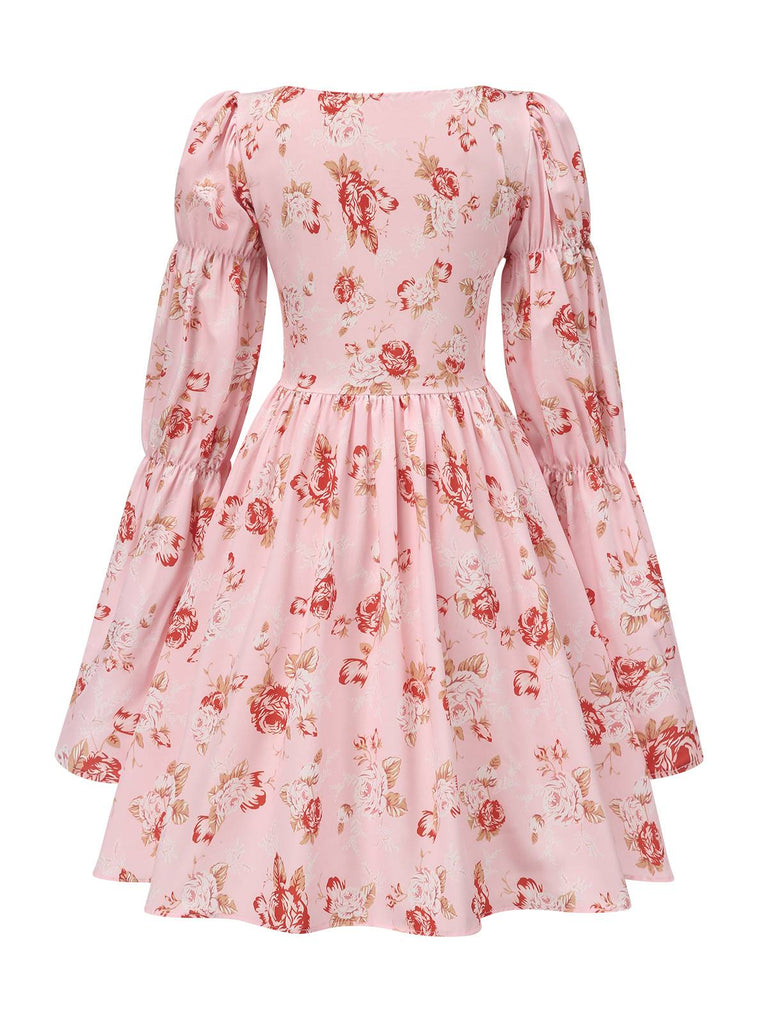 Robe patineuse fleurie rose à col carré des années 1960