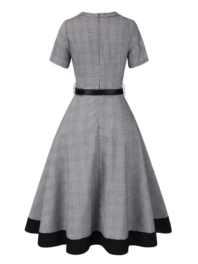 Robe ceinturée à motif pied-de-poule gris des années 1950