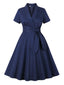 Robe en coton bleu à revers attache à la taille des années 1950