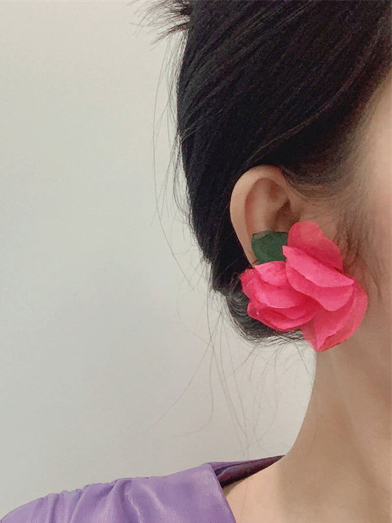 Boucles d'oreilles à tige rétro en mousseline de soie avec fleurs 3D