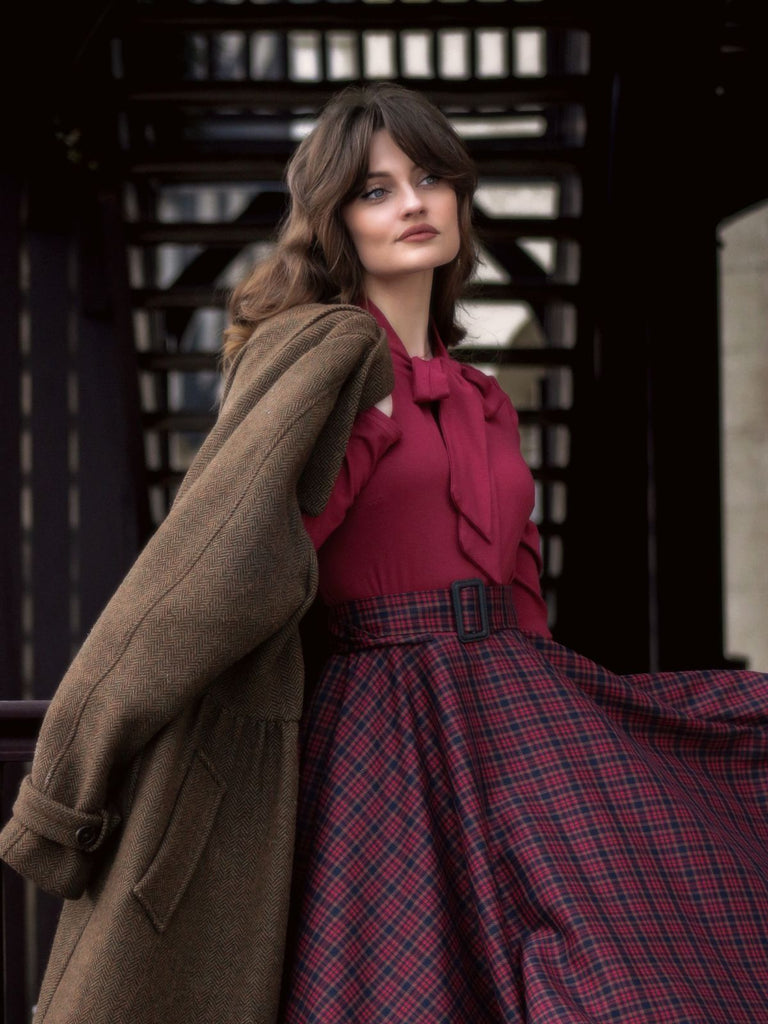 Robe en tricot à carreaux rouge des années 1950