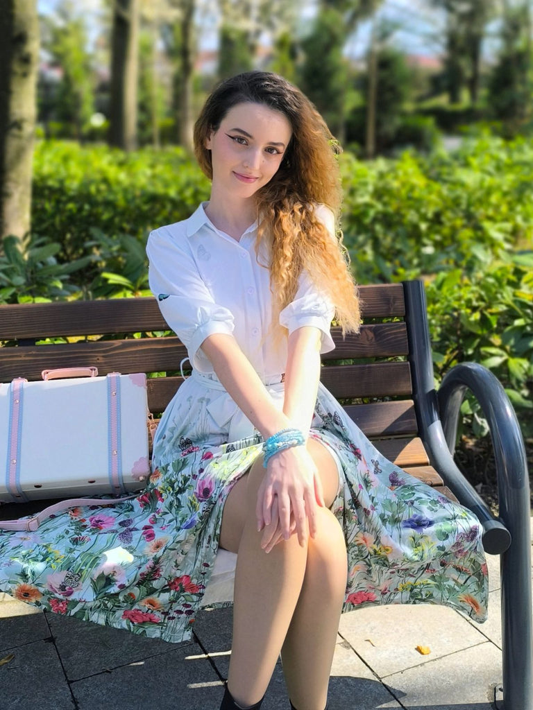 Robe chemise bleu clair à ceinture florale des années 1940